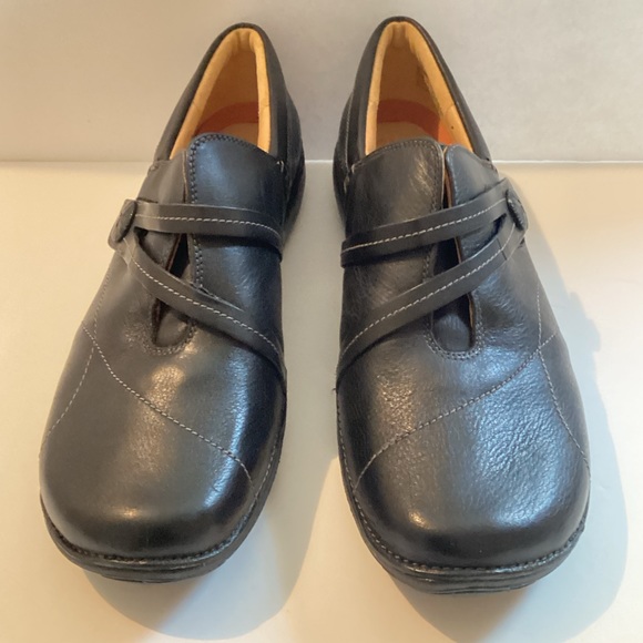 Women’s Clark’s Artisan Unstructured shoes - Picture 1 of 8